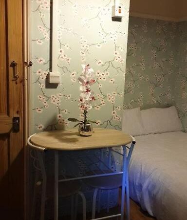 Ensuite Double Room Elizabeth Line Abbeywood Abbey Wood ภายนอก รูปภาพ